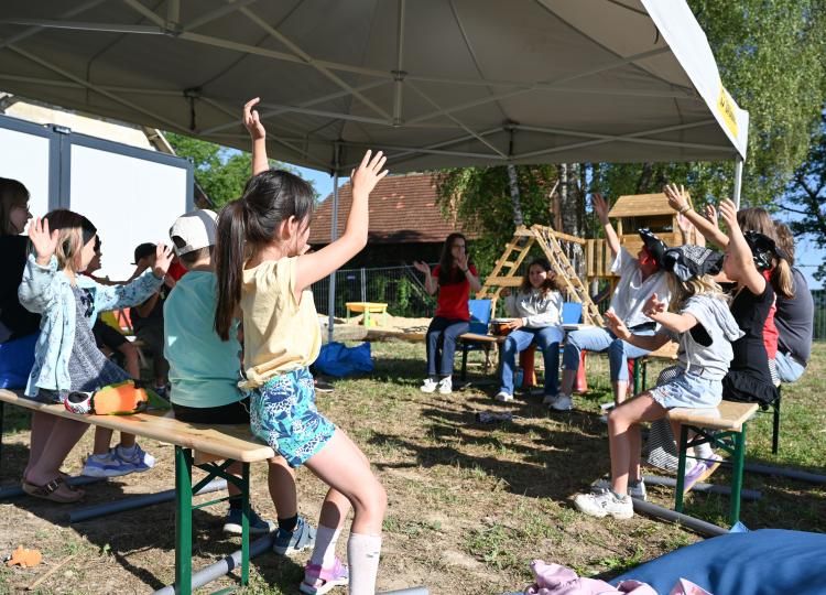 Kinder bei Musikworkshop